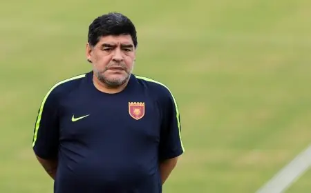 وفاة أسطورة كرة القدم مارادونا