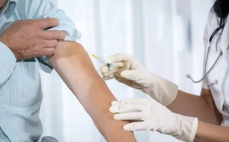 مصدر يكشف عن تاريخ بداية عملية التلقيح وعودة الحياة الى طبيعتها بالمغرب