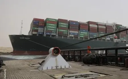 مع اقتراب رمضان.. جنوح سفينة في قناة السويس يكلف السوق المغربية غاليا