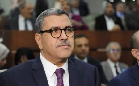 رئيس الوزراء يقدم استقالته للرئيس الجزائري