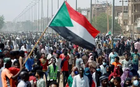 انقلاب عسكري في السودان والبرهان يعلن حل المجلس السيادي والحكومة وفرض حالة الطوارىء في البلاد
