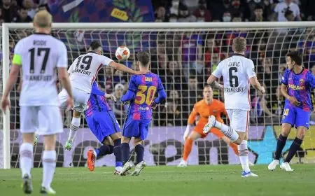 فرانكفورت الألماني يقصي برشلونة ويتأهل إلى نصف نهائي الدوري الأوروبي