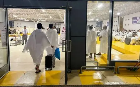 السعودية.. الحجاج يبدؤون اداء مناسك الحج