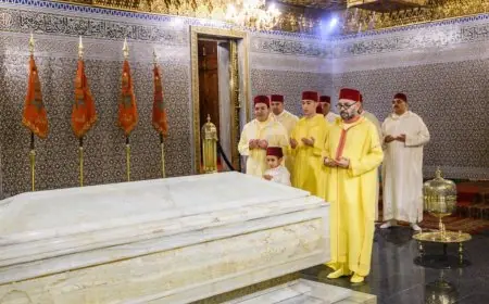 الملك محمد السادس يترحم على روح جلالة المغفور له الملك محمد الخامس