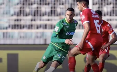 بعد فوزه على الوداد وتعادل الجيش الملكي .. الرجاء يستعيد صدارة البطولة قبل جولة من نهايتها