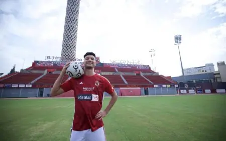 الأهلي المصري يقدم لاعبه الجديد أشرف داري
