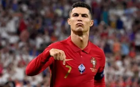 رونالدو يحتفل بعد وصول منصاته عبر وسائل التواصل الإجتماعي إلى مليار متابع