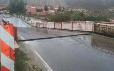 انهيار القناطر والطرق بفعل السيول يسائل "وزارة بركة"