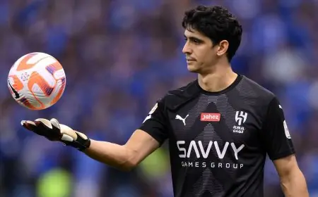 ياسين بونو من بين قائمة أغلى 10 حراس مرمى في العالم