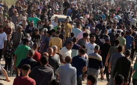 غزة تنتفض جوعا.. اقتحام مراكز المساعدات وهروب المسلحين الأميركيين