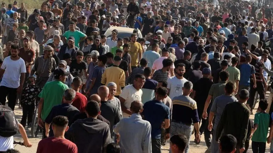 غزة تنتفض جوعا.. اقتحام مراكز المساعدات وهروب المسلحين الأميركيين