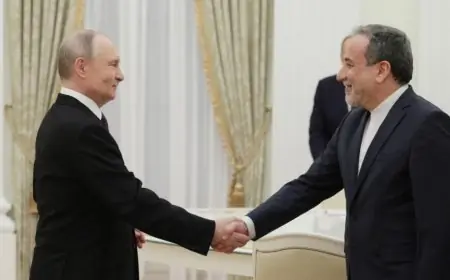 بعد الضربات الأميركية.. وزير الخارجية الإيراني يتوجه إلى موسكو للقاء بوتين