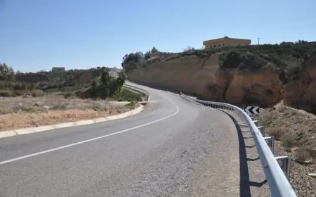 برلماني يطالب بتسريع إصلاح الطريق بإقليم صفرو لفك العزلة عن الجماعات القروية