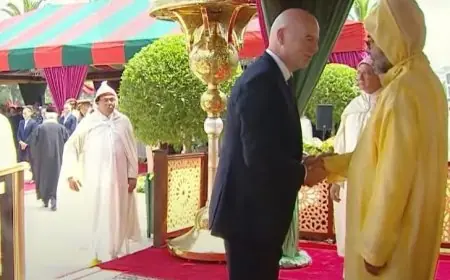 الملك محمد السادس يستقبل رئيس "الفيفا" في حفل عيد العرش