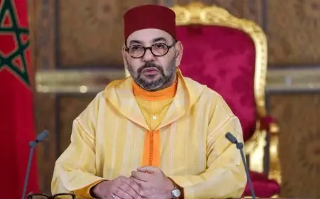 الملك محمد السادس يعزي أفراد أسرة الشيخ الراحل جمال الدين القادري بودشيش