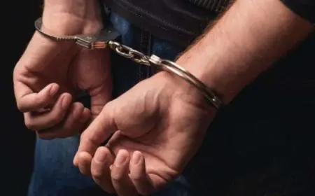 توقيف سائح فرنسي بمطار مراكش بعد محاولة تهريب سلاح ناري