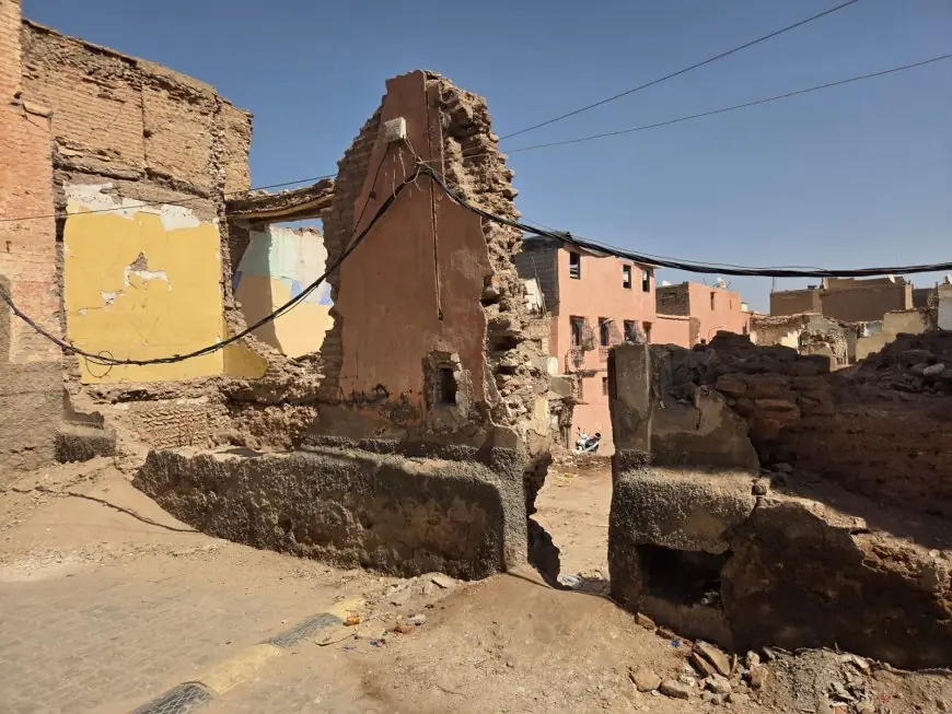 المدينة العتيقة لمراكش.. بيوت منهارة تتحول إلى بؤر سوداء ومعاناة مستمرة بعد زلزال الحوز