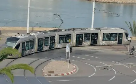 وزارة الصحة تكشف تفاصيل حادث وضع سيدة مولودها داخل إحدى عربات "الترامواي" بالرباط