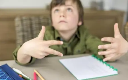 دراسة: العد على الأصابع يعزز مهارات الحساب لدى الأطفال