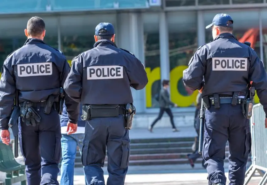 توقيف شرطيين بباريس للاشتباه في اغتصاب امرأة أثناء احتجازها