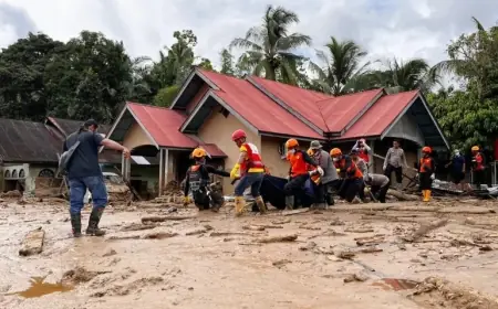 ارتفاع حصيلة فيضانات سومطرة إلى أكثر من 800 قتيل