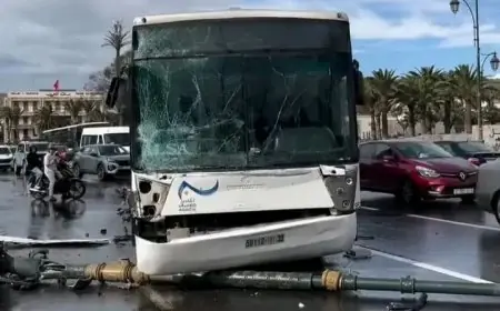 انزلاق حافلتين حضاريتين بأكادير بسبب الأمطار