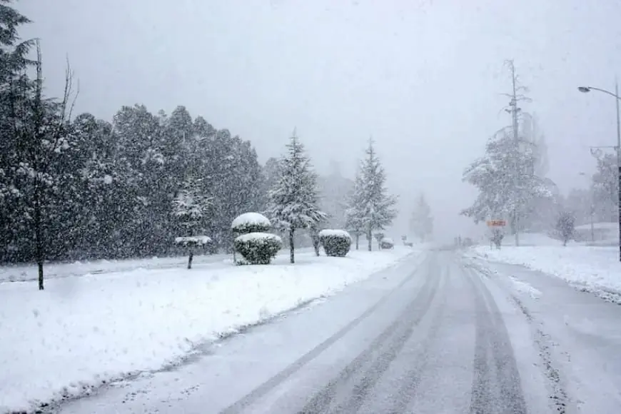 زخات رعدية قوية وتساقطات ثلجية غداً الأربعاء بالمغرب