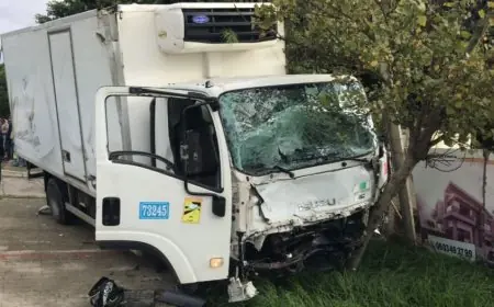 مصرع شابين وإصابة سائق شاحنة في حادث مروع بطنجة