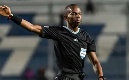 الكشف عن طاقم التحكيم الذي سيقود مواجهة الجزائر ونيجيريا في ربع نهائي “الكان”