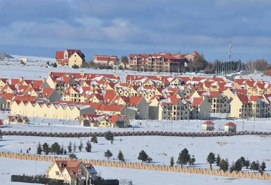 تفكيك شبكة للنصب بفيلات سياحية وهمية بإفران عبر الذكاء الاصطناعي