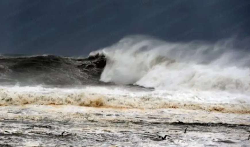 Mer fortement agitée et vagues dangereuses attendues sur les côtes atlantiques et méditerranéennes à partir de mercredi