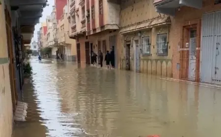 القصر الكبير.. السلطات المحلية تواصل إفراغ الأحياء المعرضة لخطر الفيضانات مع استمرار التساقطات المطرية