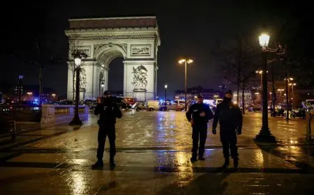 Attaque au couteau sous l’Arc de Triomphe à Paris un assaillant abattu et enquête ouverte pour terrorisme