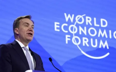 Démission du président du Forum économique mondial après une enquête interne liée à Jeffrey Epstein