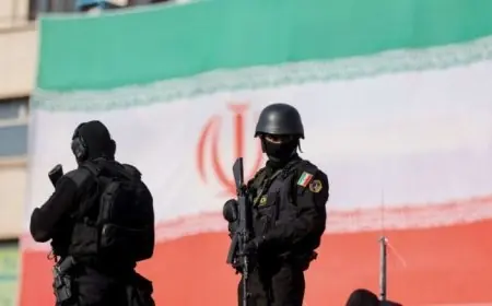 الاستخبارات الإيرانية توقف 30 شخصا بشبهة التجسس