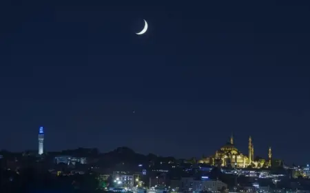 تركيا تعلن الجمعة أول أيام عيد الفطر وسنغافورة يوم السبت
