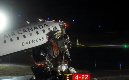 أمريكا.. مقتل طيار ومساعده إثر تصادم طائرة بعربة إطفاء في مطار لاغوارديا