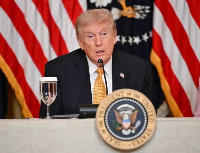 Donald Trump évoque la possibilité de « prendre » Cuba et relance le débat sur les relations américano cubaines