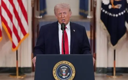 ترامب لإيران: افتحوا مضيق هرمز قبل الثلاثاء.. أو استعدوا لتدمير كل شيء