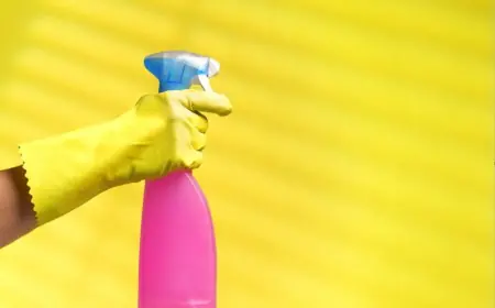 دراسة تحذر من مخاطر بخاخات التنظيف على الرئتين