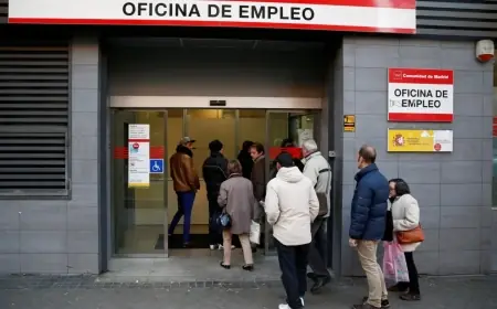 يهم المغاربة.. إسبانيا تطلق إجراءً استثنائياً لتسوية أوضاع المهاجرين ابتداءً من 16 أبريل