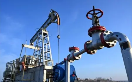 تراجع أسعار النفط في الأسواق العالمية وسط تزايد مؤشرات إنهاء حرب الشرق الأوسط