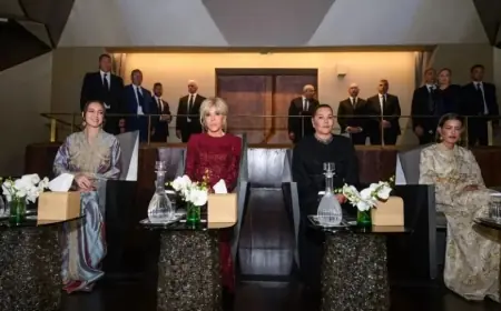 Les Princesses Lalla Khadija, Lalla Meryem et Lalla Hasnaa président avec Brigitte Macron la soirée inaugurale du Théâtre Royal de Rabat