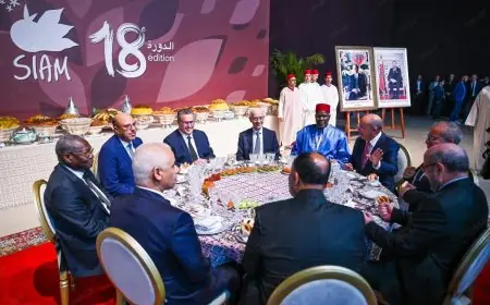 الملك محمد السادس يقيم مأدبة عشاء على شرف المدعوين والمشاركين في الدورة الـ 18 للملتقى الدولي للفلاحة بمكناس