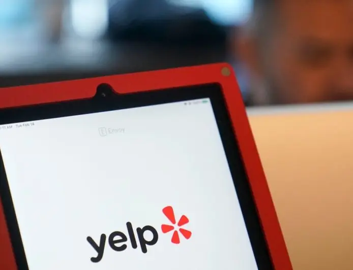 Yelp تطلق مساعداً ذكياً يتيح الحجز وطلب الطعام داخل المحادثة