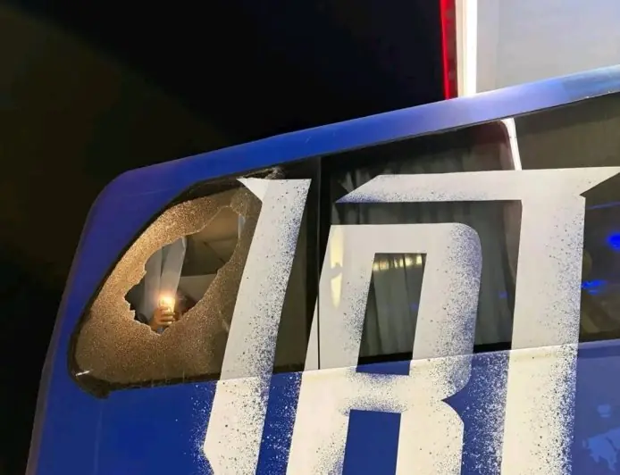 اتحاد طنجة يستنكر الاعتداء على حافلته بعد مواجهة أولمبيك آسفي ويطالب بتحقيق عاجل