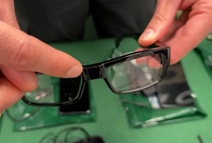 من بينهم مغاربة.. السلطات الإسبانية تفكك شبكة غش في امتحان رخصة السياقة باستخدام نظارات ذكية