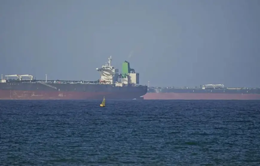 إيران تقرر إعادة إغلاق مضيق هرمز وتتهم واشنطن بالقرصنة