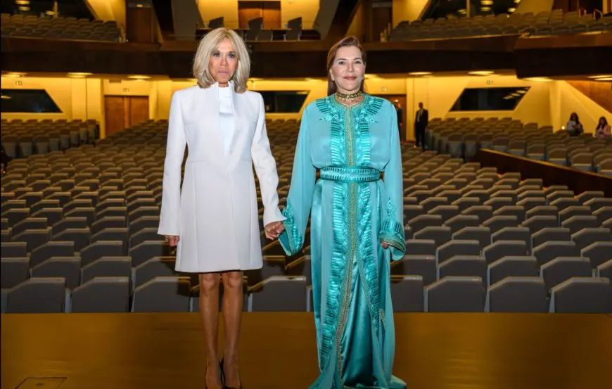 زوجة الرئيس الفرنسي بريجيت ماكرون تحل بالمغرب لحضور حفل افتتاح المسرح الملكي بالرباط