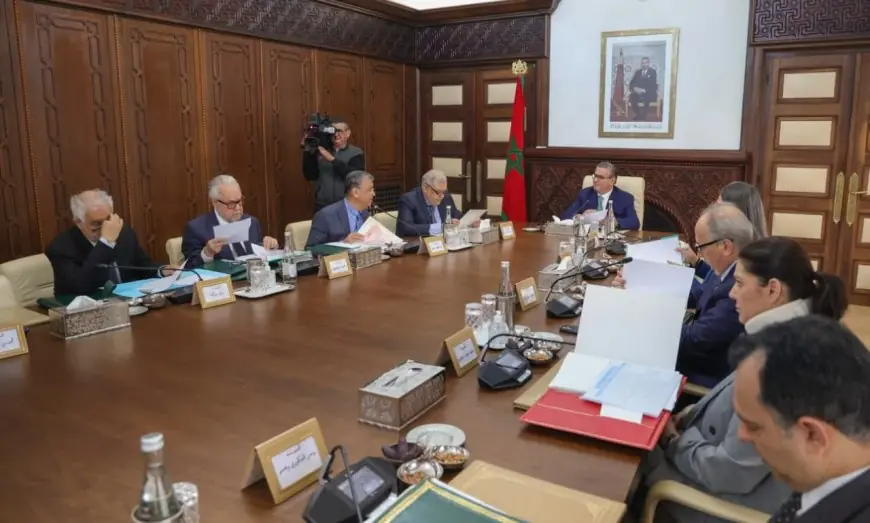 مجلس الحكومة يصادق على مشروع قانون مدونة الأدوية ووضعية طلبة الطب